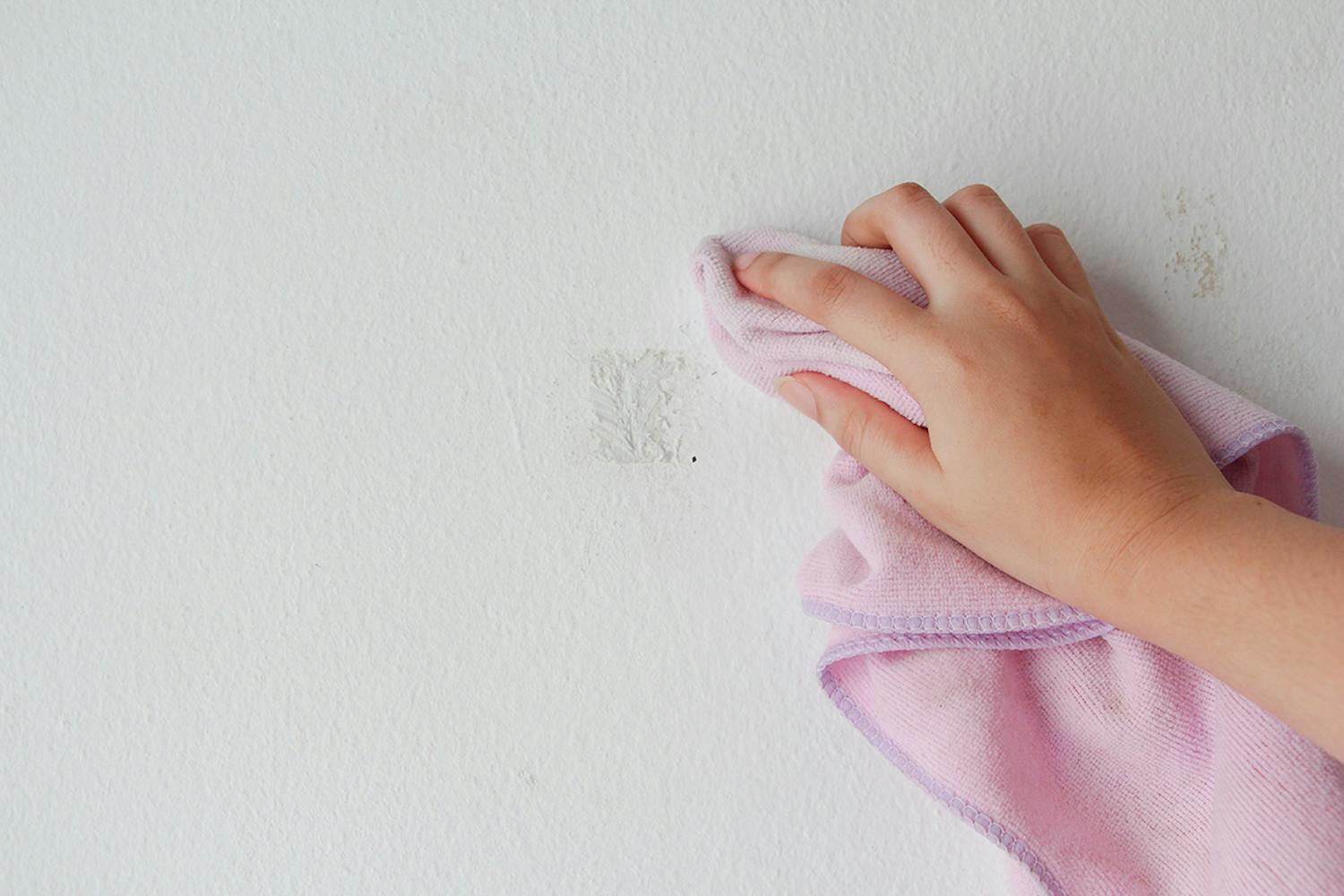 fjerne lim fra klistermærker på vægge Fjerne lim fra klistermærker